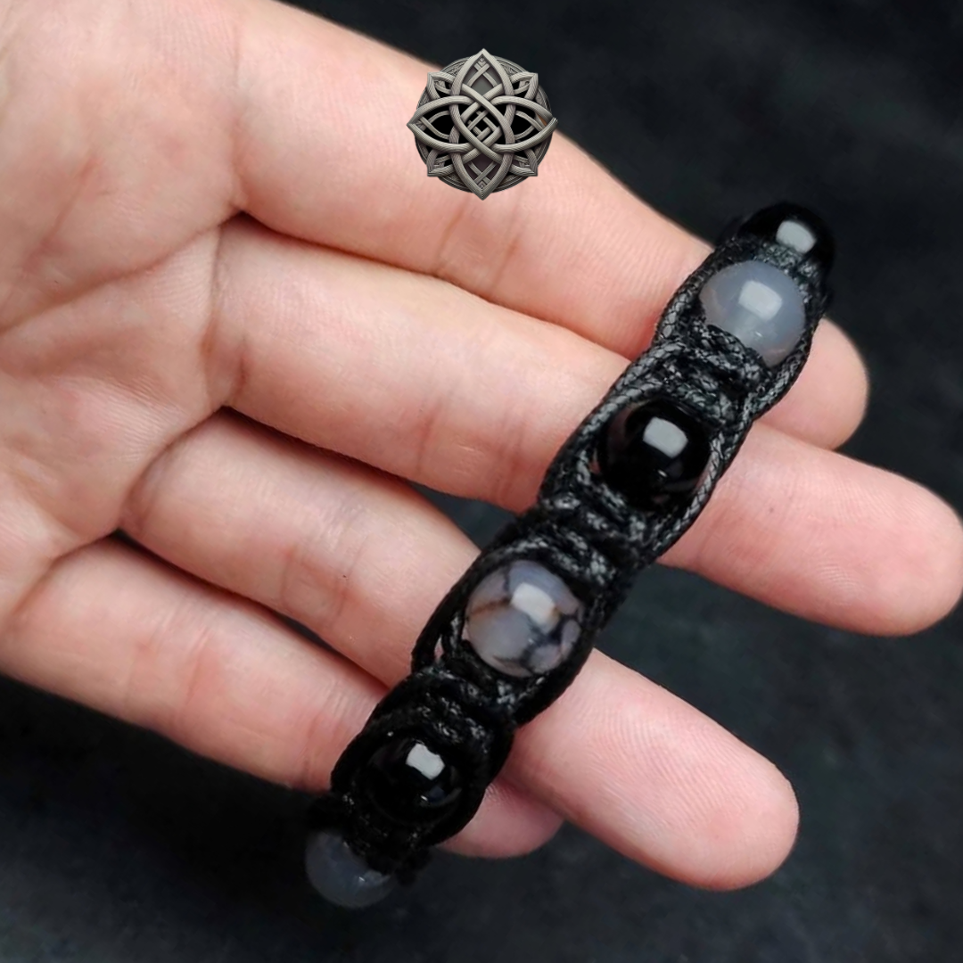 Ръчно изработена гривна Shamballa „Драконови вени“ от Crazy Art Room, със сини и метални мъниста и драконов дизайн